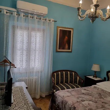 Il Nido Delle Rondini 3* פירנצה